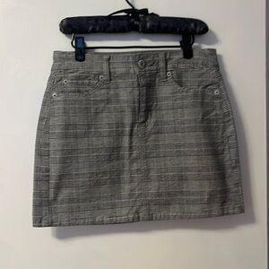 Brand New American Eagle Hi-Rise Mini Skirt, size 00. Tags attached.